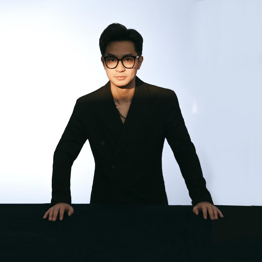仪陇发型师小伏