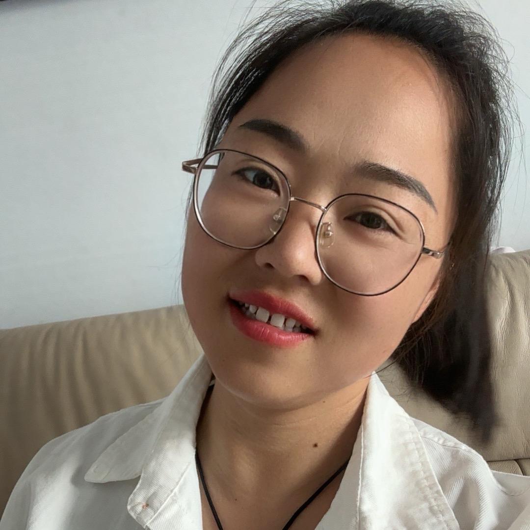 句号姐（王云）