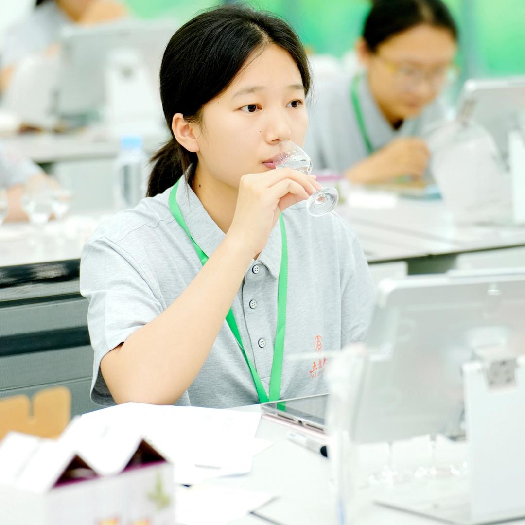 胡老师说西瓜包甜。