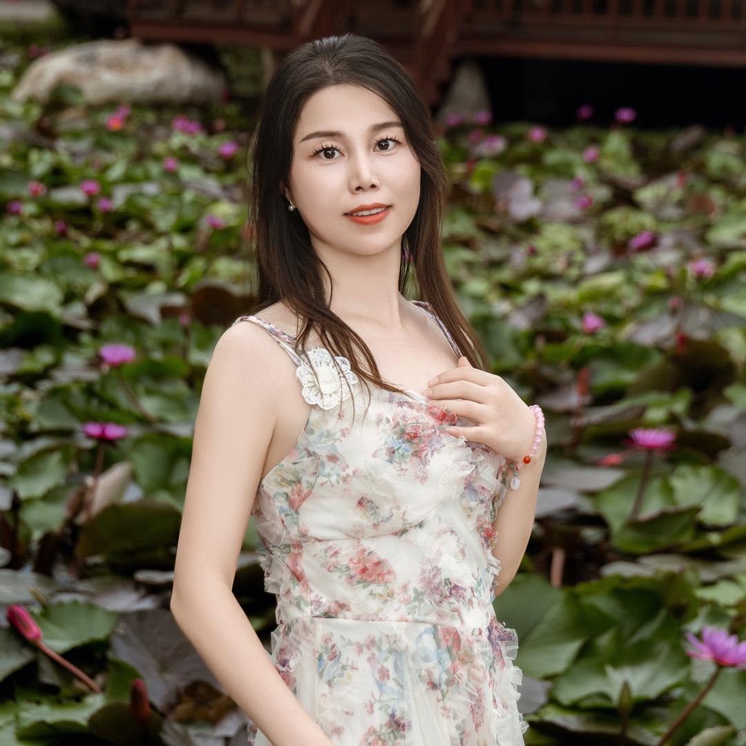 葳葳在成都轻奢世家