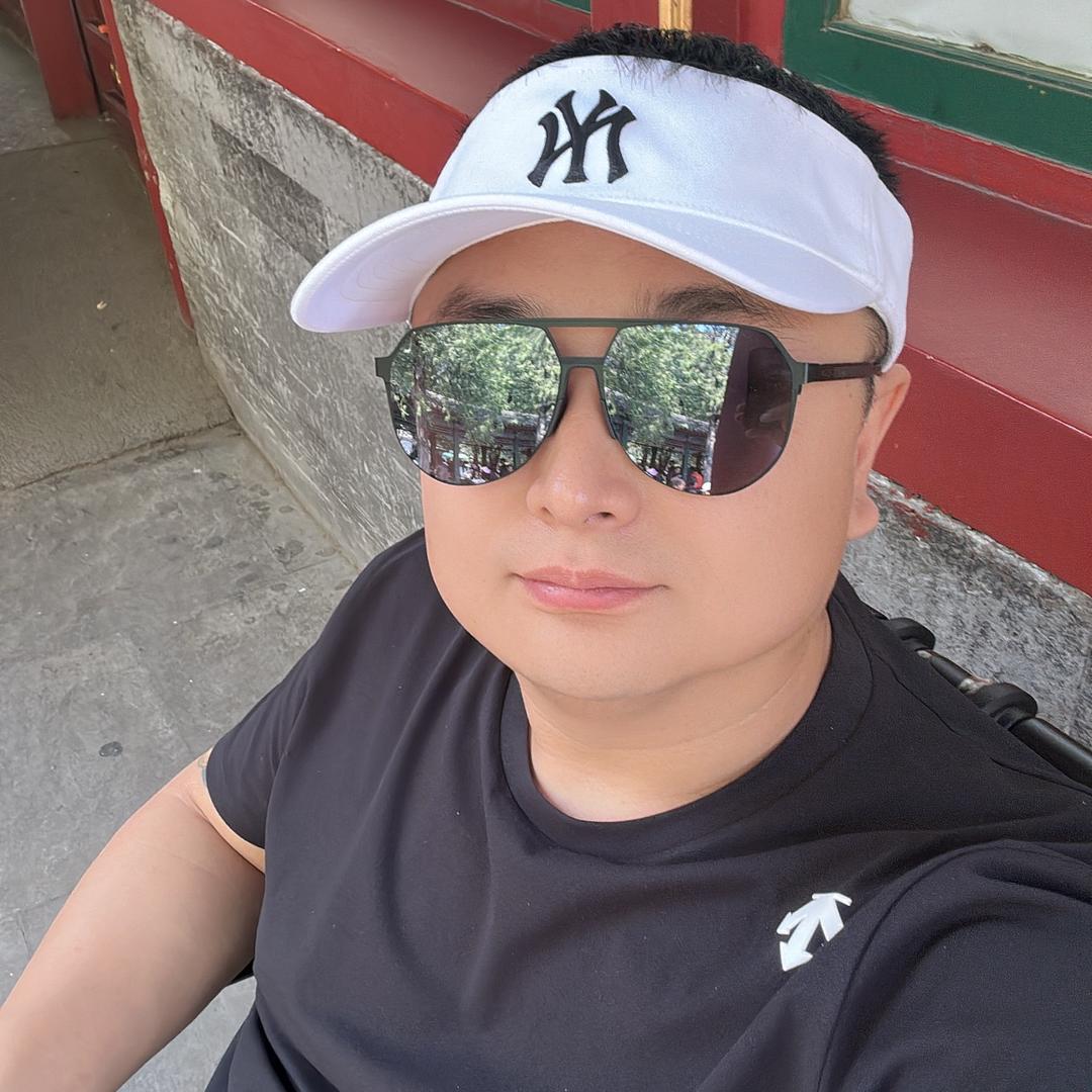 吉祥爱睡觉