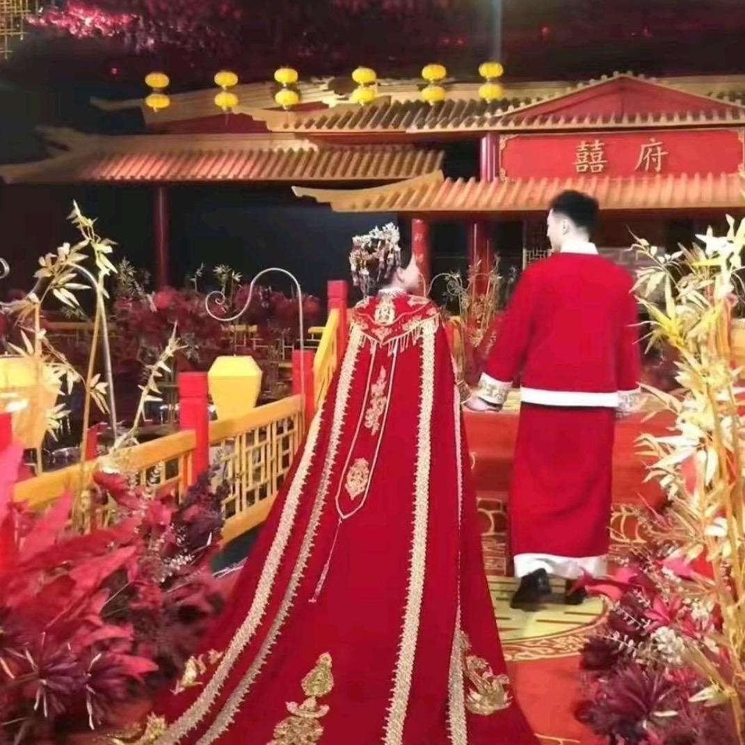 世纪婚礼现场小助理