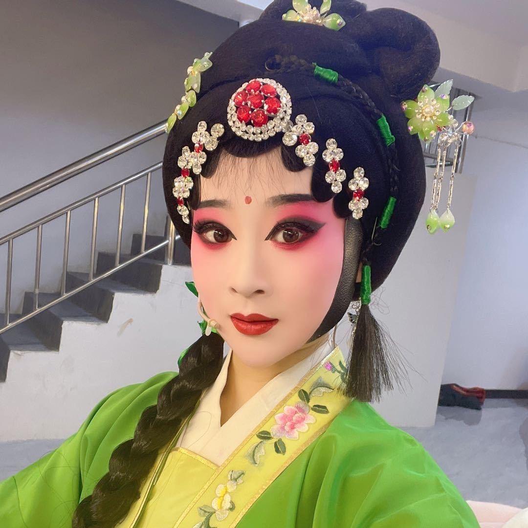 婺剧小依依