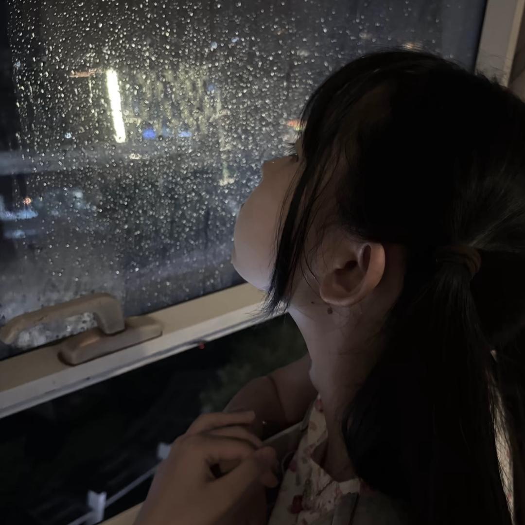 ㅤㅤㅤㅤㅤㅤ小脚冰凉