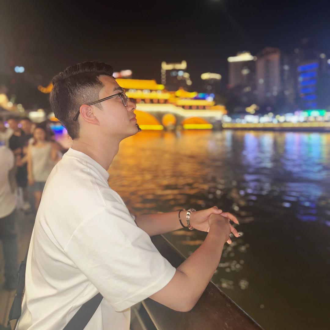 教政治的小韩老师