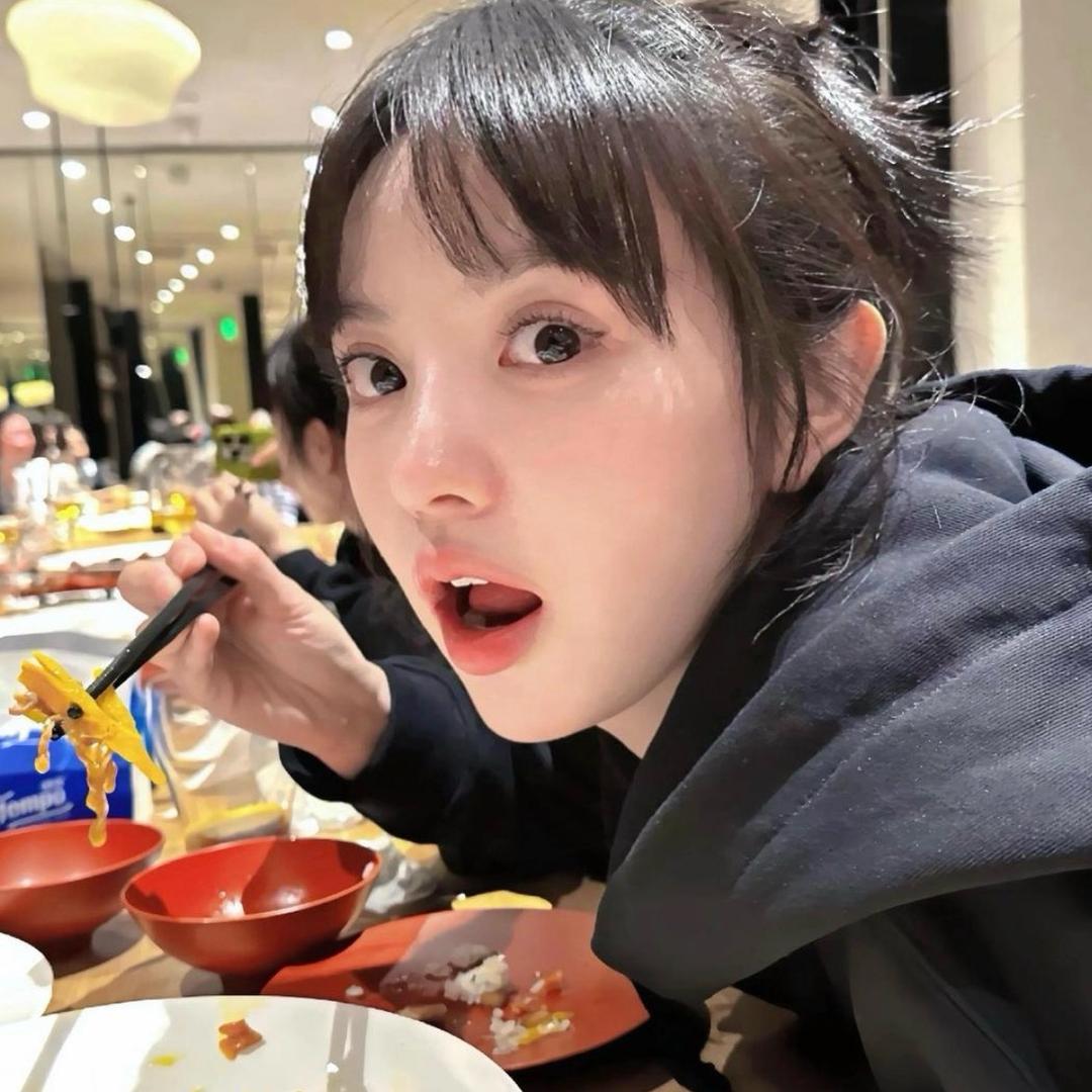 连告别都双手插兜的女人🐬