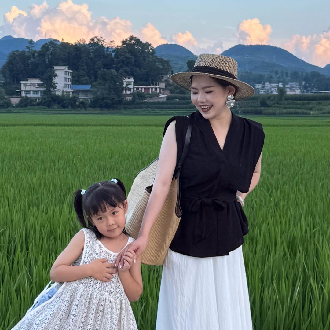 圆脸霞姐