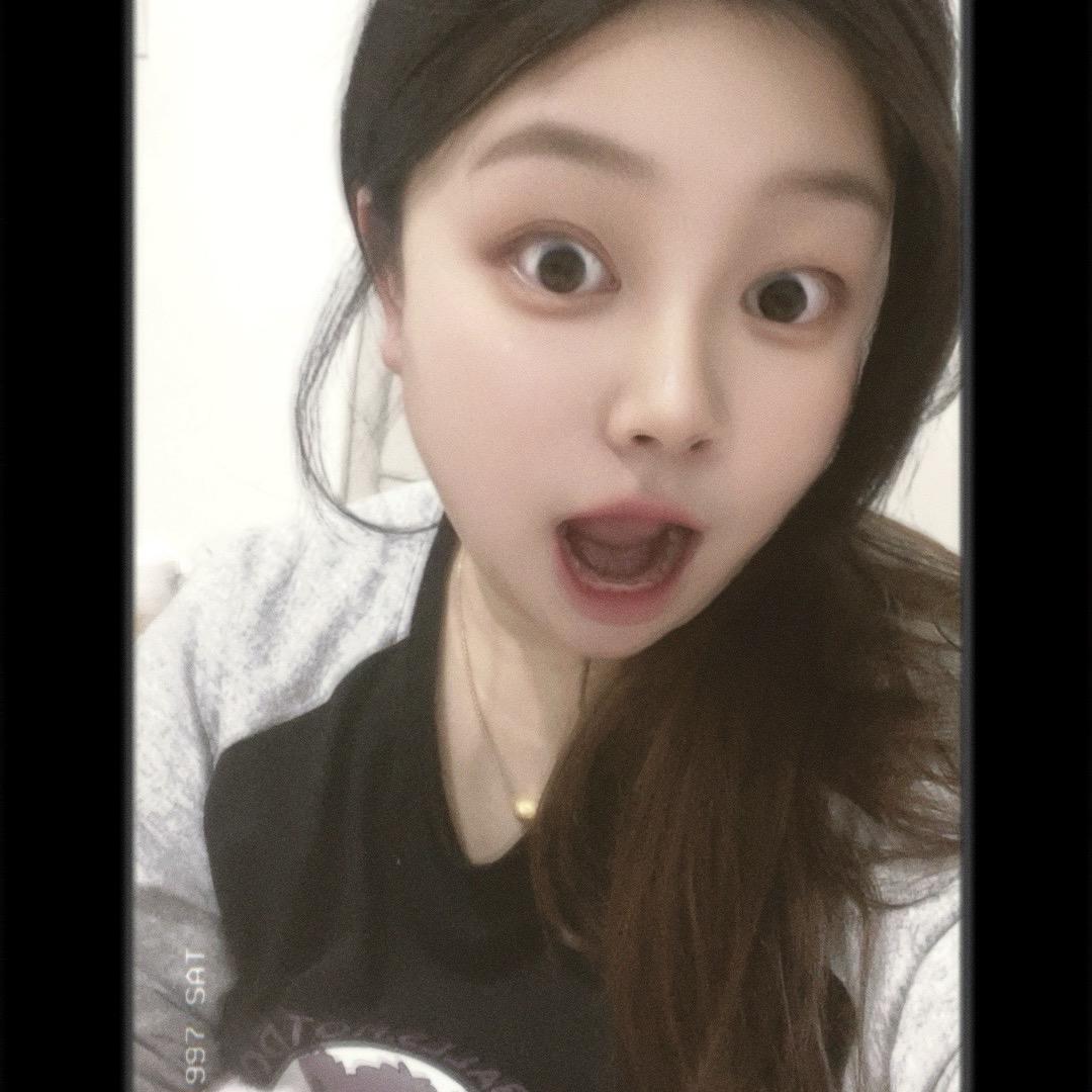 不是大于是小于