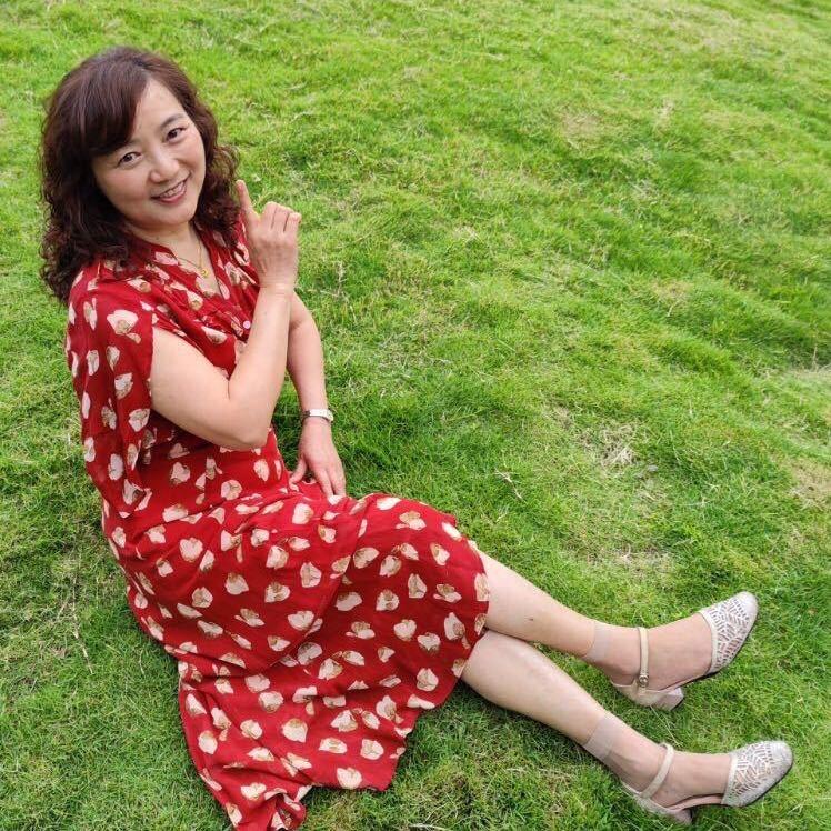 英子