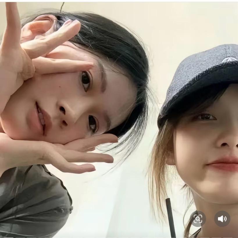 @ʚ微̶笑̶向̶暖̶💕-❧：