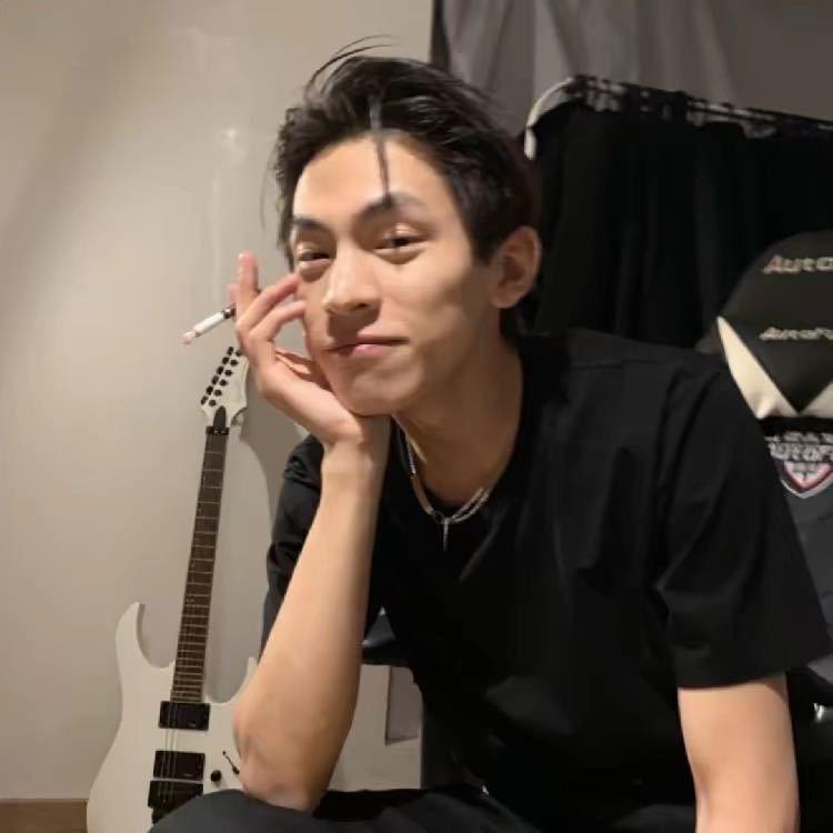 ￴ ￴￴ ￴ ￴ ￴ ￴ ￴