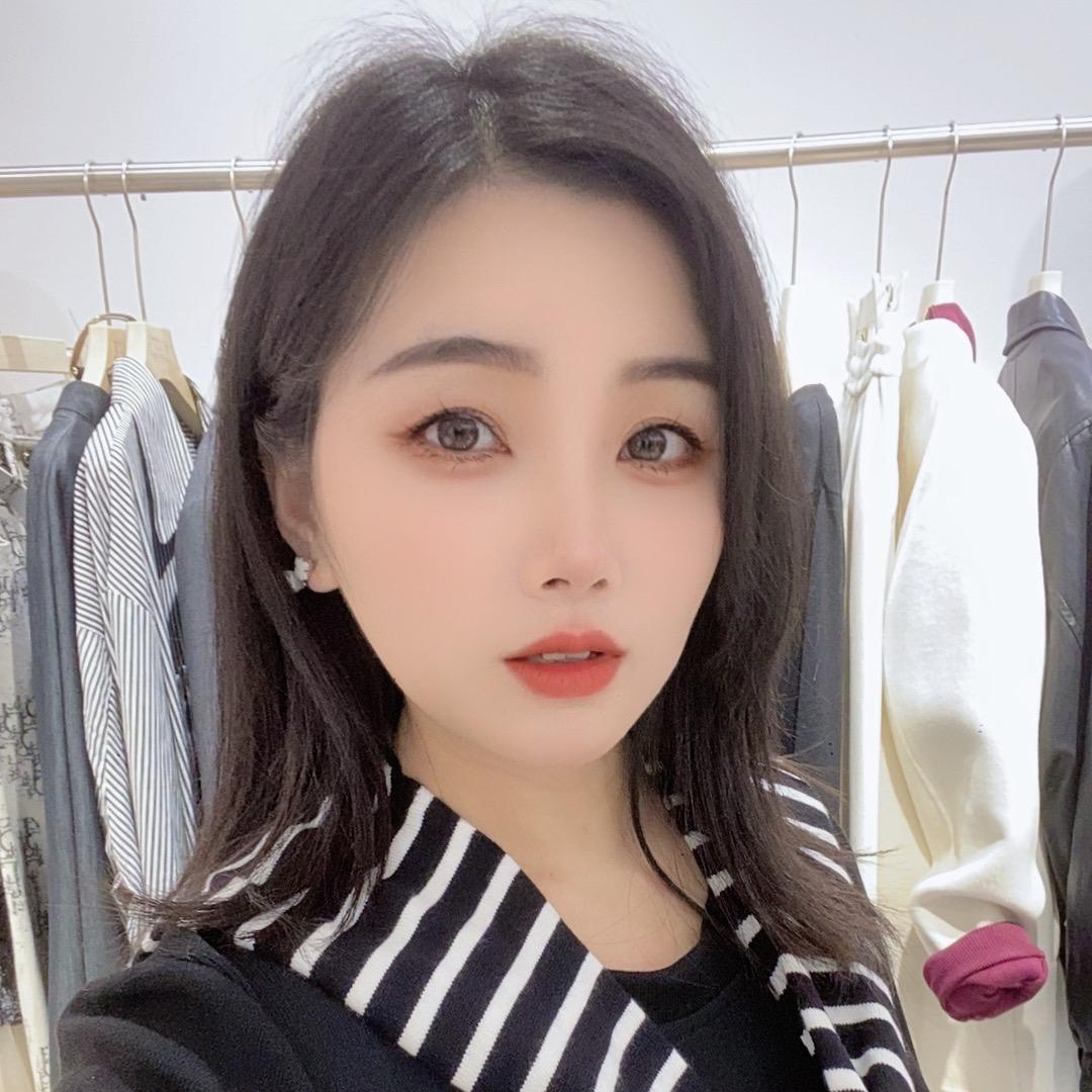 杨可爱🍀（苗族姑娘）