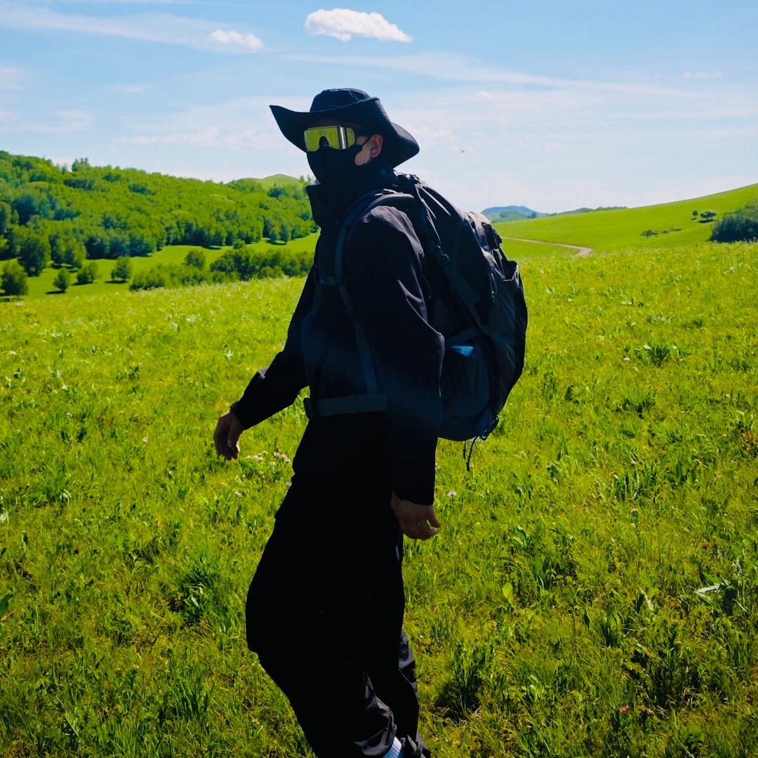 张张同学😎(想爬山)