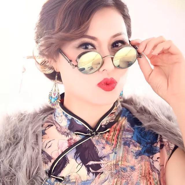 芳子姐（唱山歌）