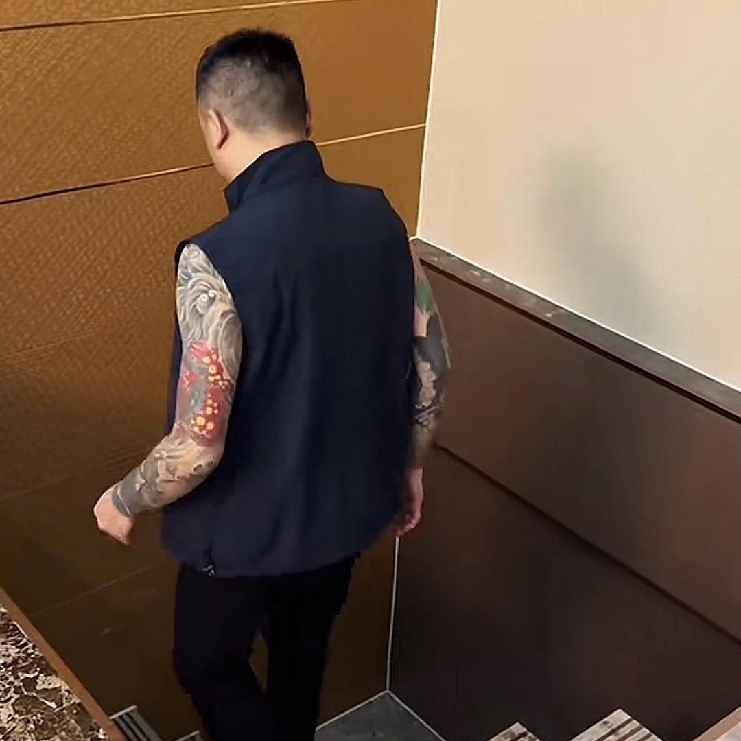 🇨🇳  楊佰萬