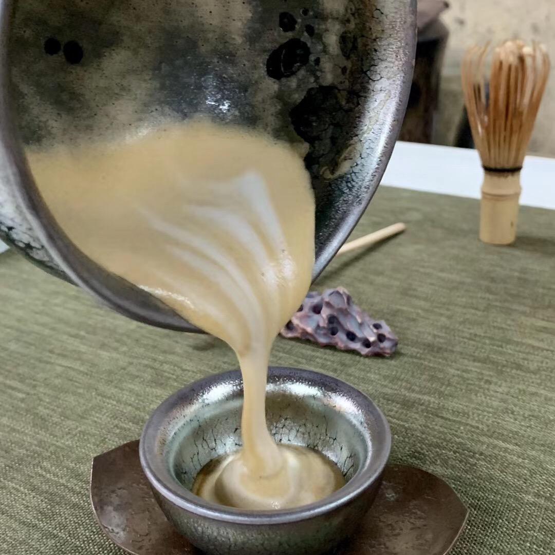 张玲芝 茶 花 陶