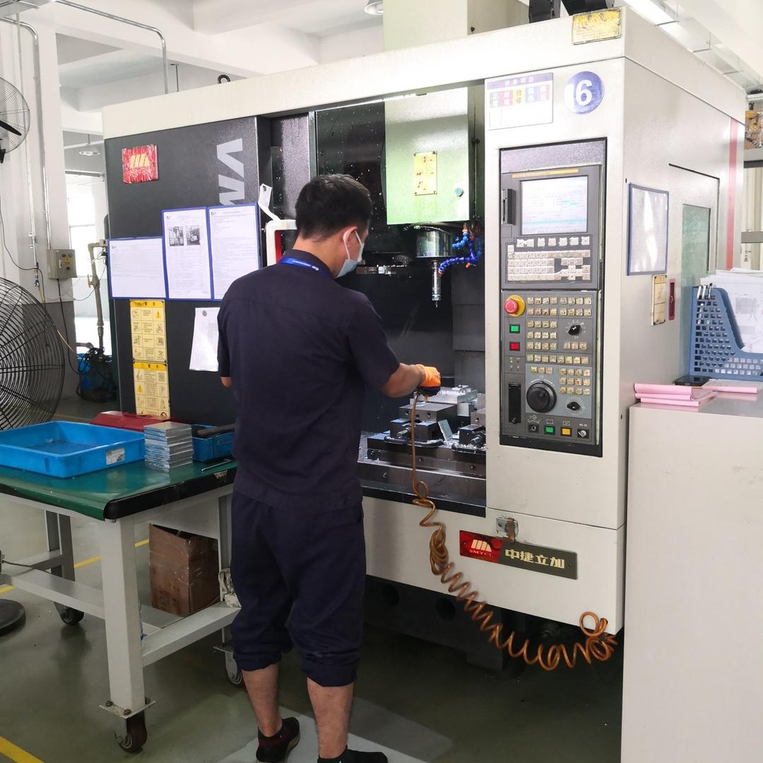 熙德热传水冷板散热器工业风扇专业生产厂家