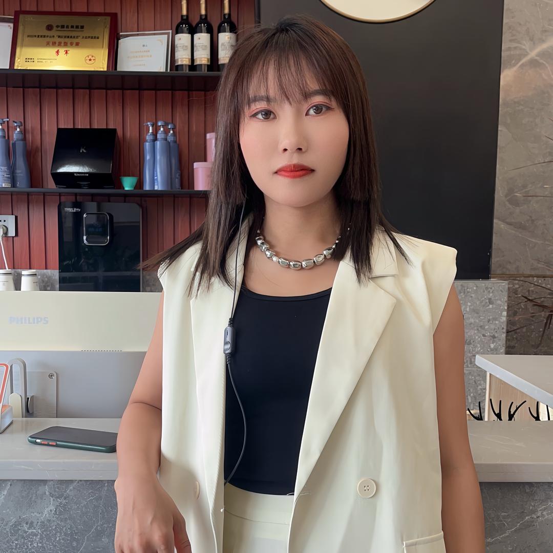 中山女发型师—聪聪