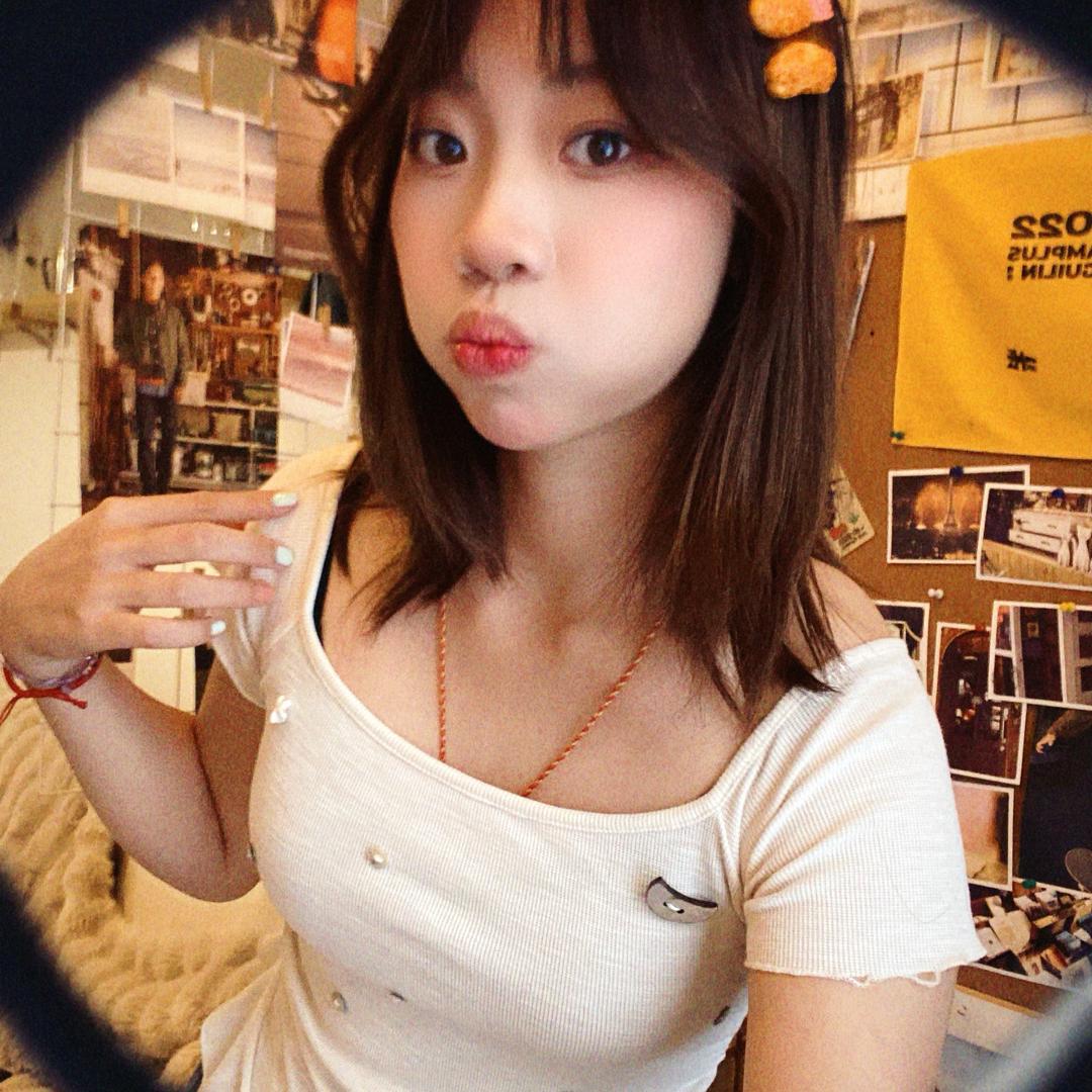 母蟑螂美到被公螳螂追(●ơ ₃ ơ)♥