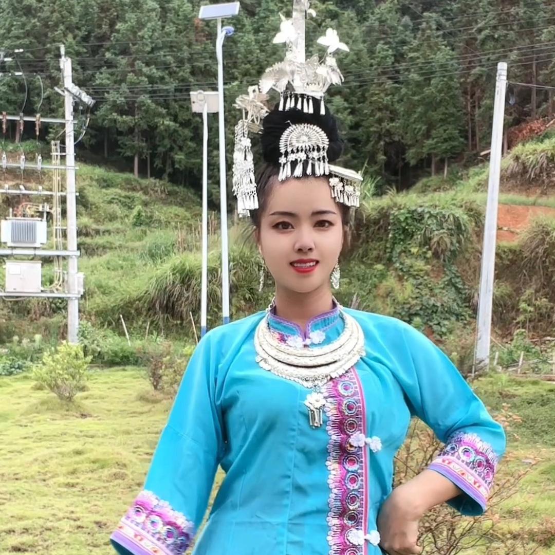 侗家秋莲