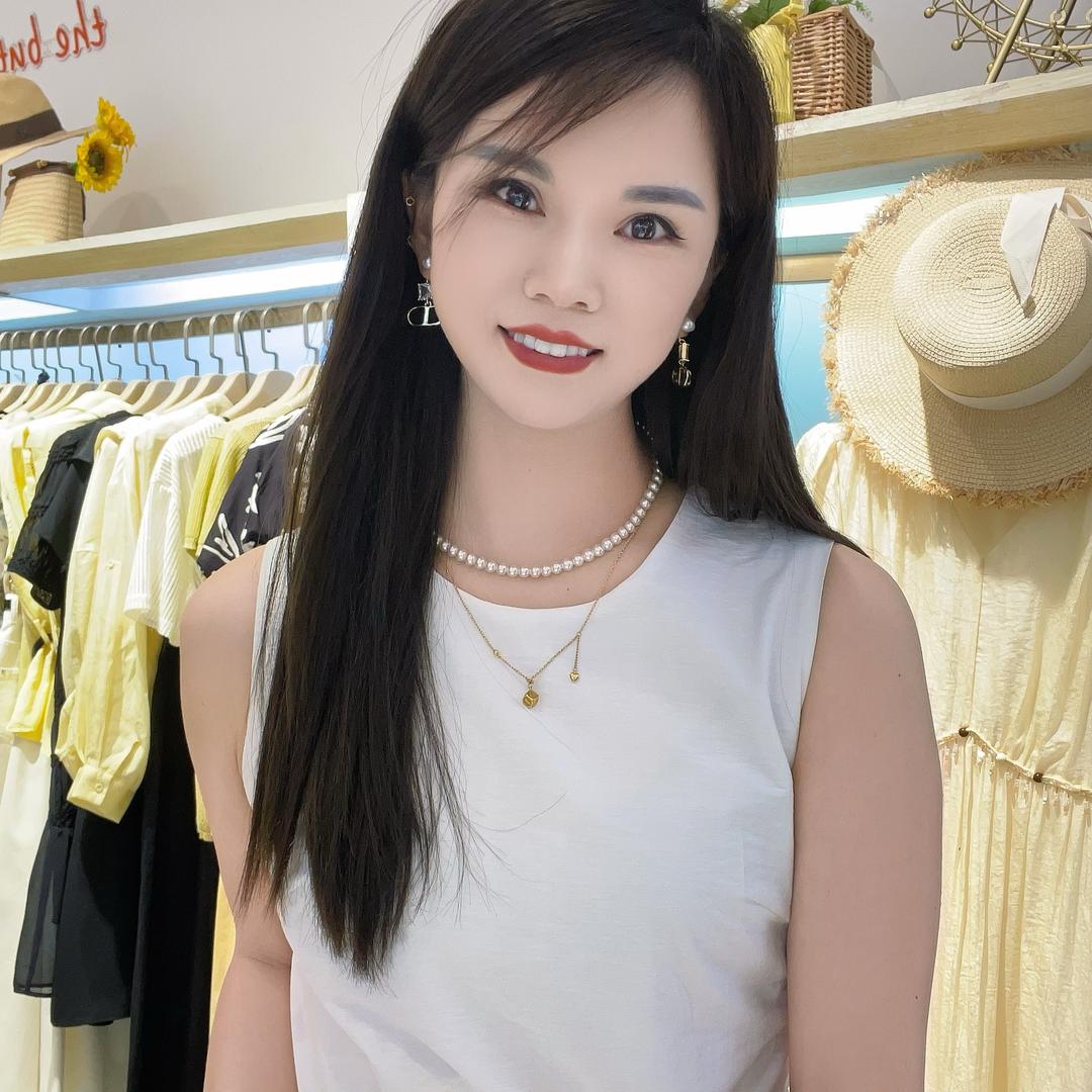 她之蝶女装金沙莎莎