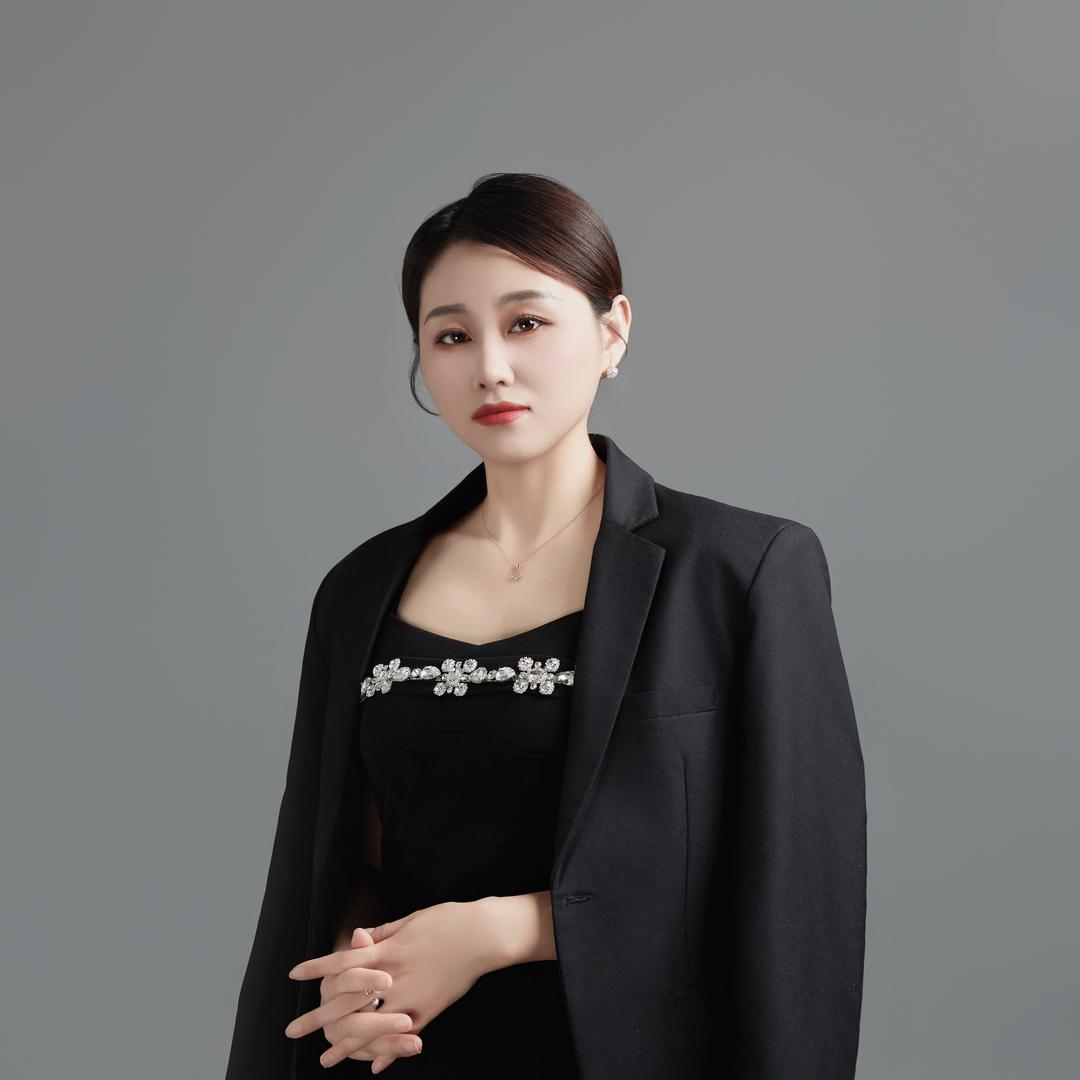 介休教精读写作的刘老丝