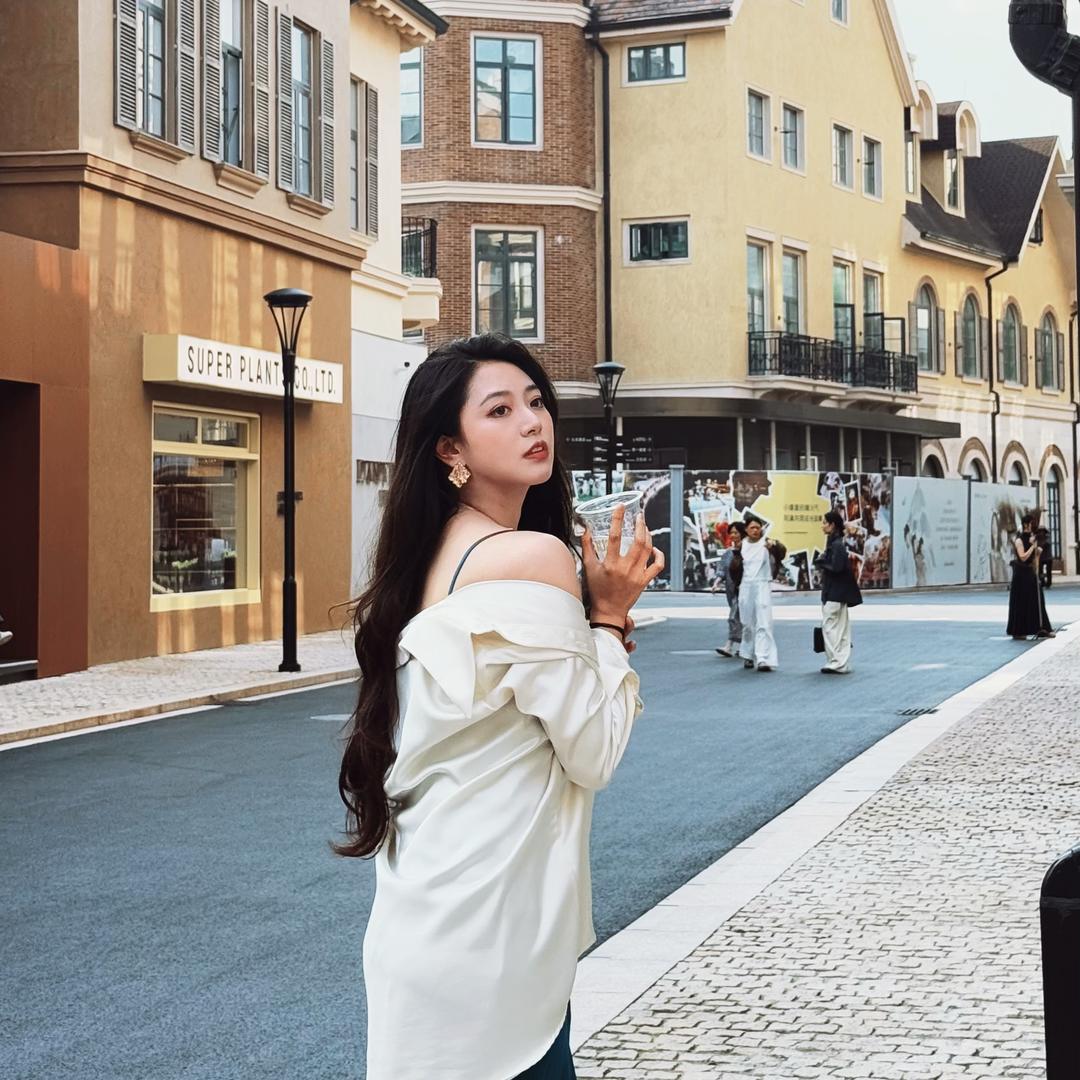 唱粤语歌的兔哥