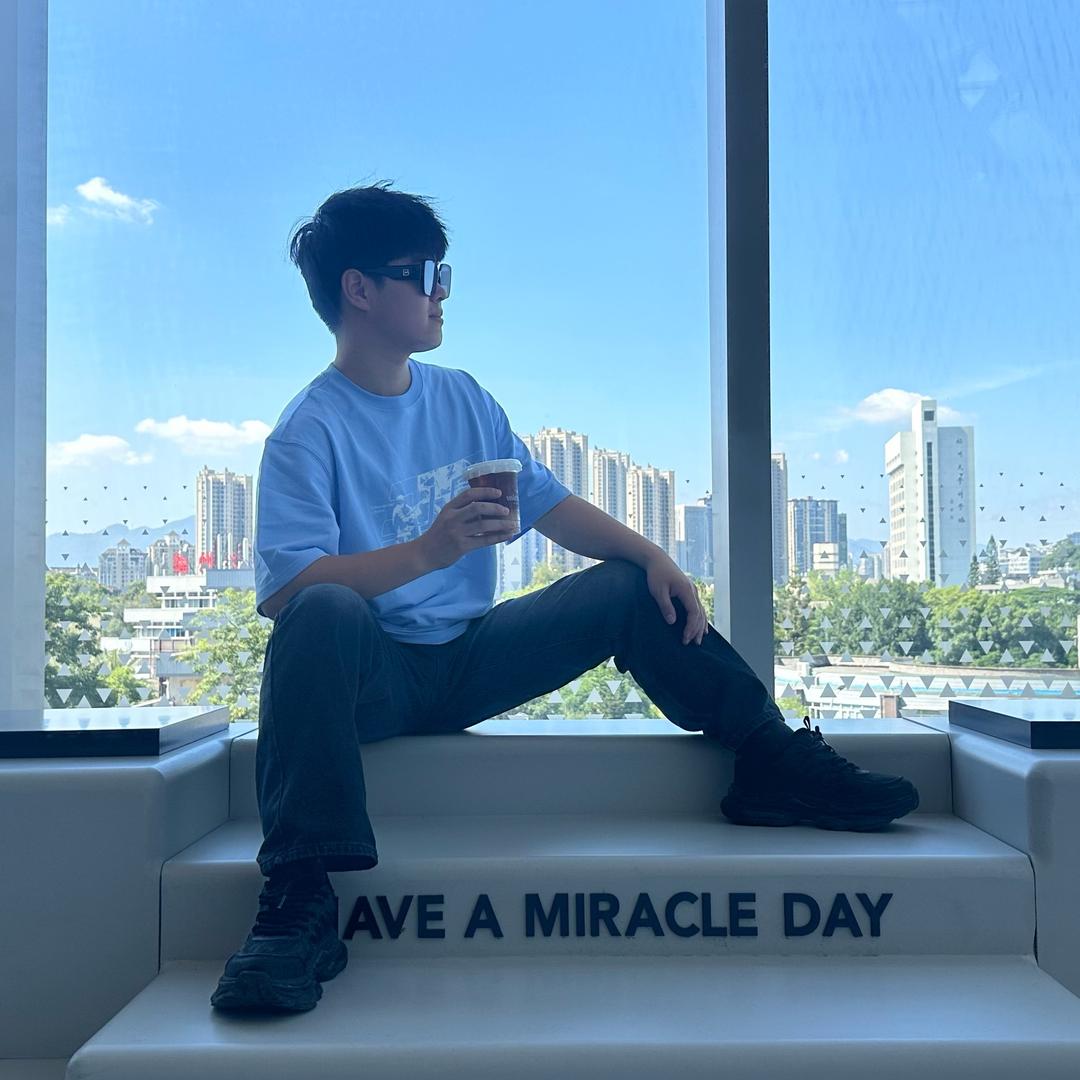超级emo大笨蛋