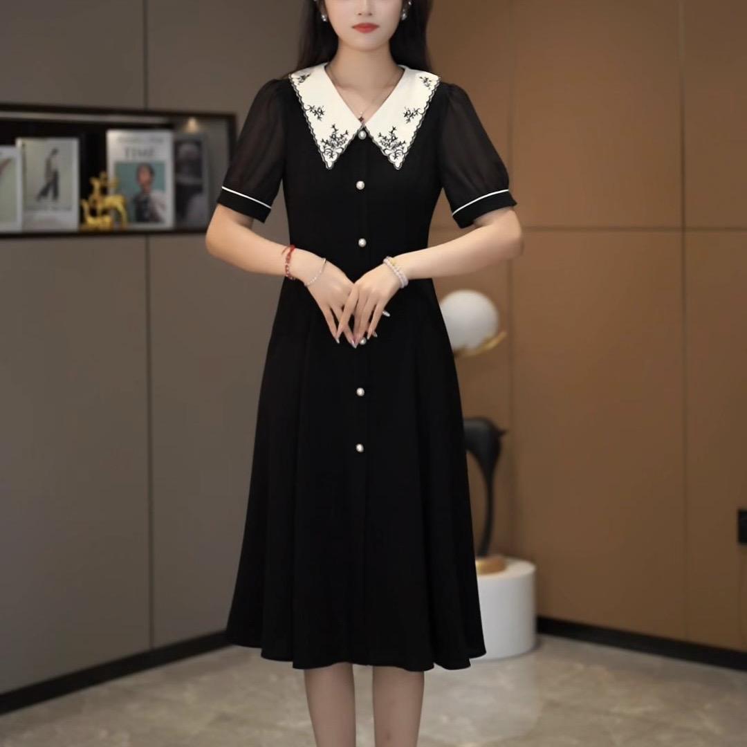 咔尔丽丝女装店 3