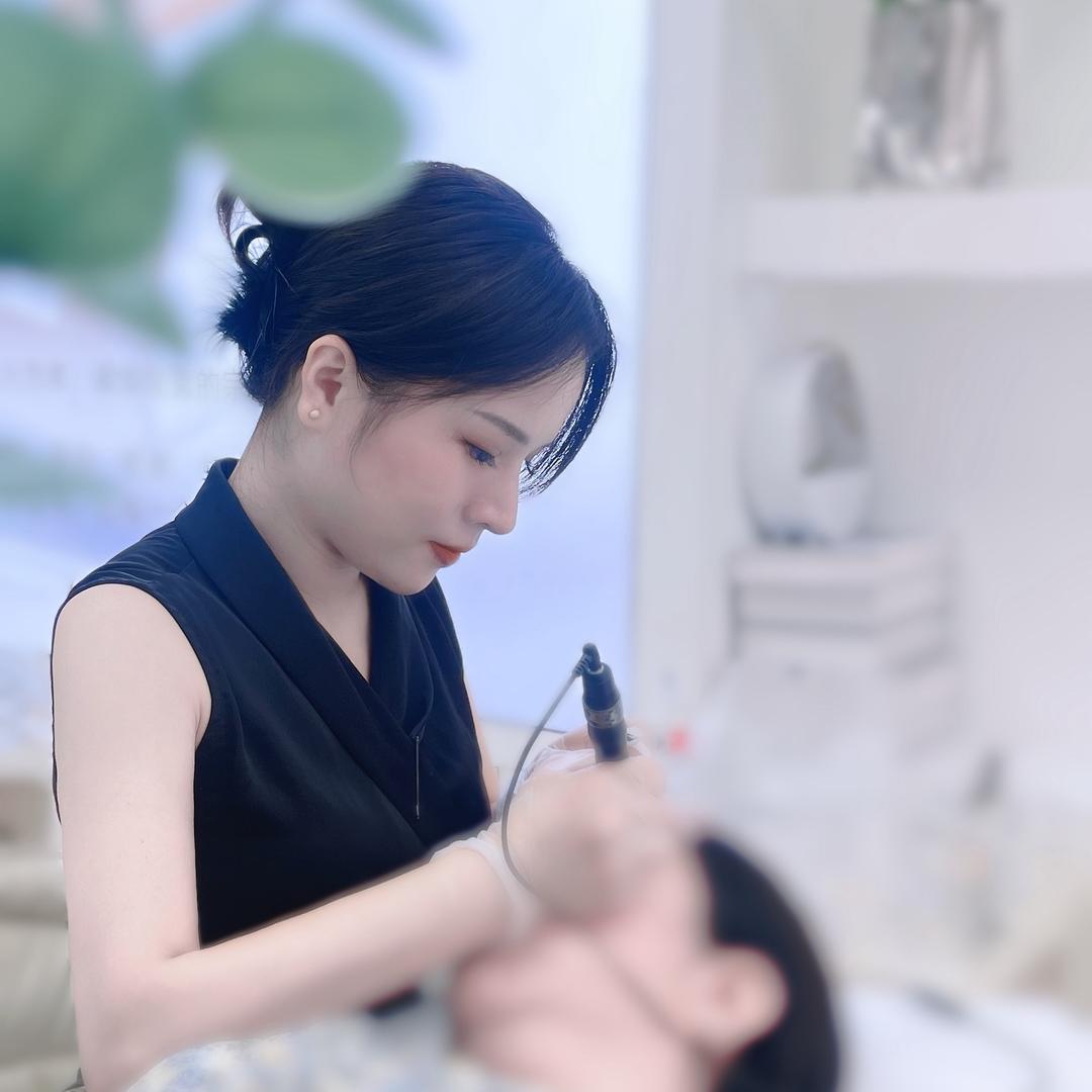 灵山美甲美睫纹绣培训学院