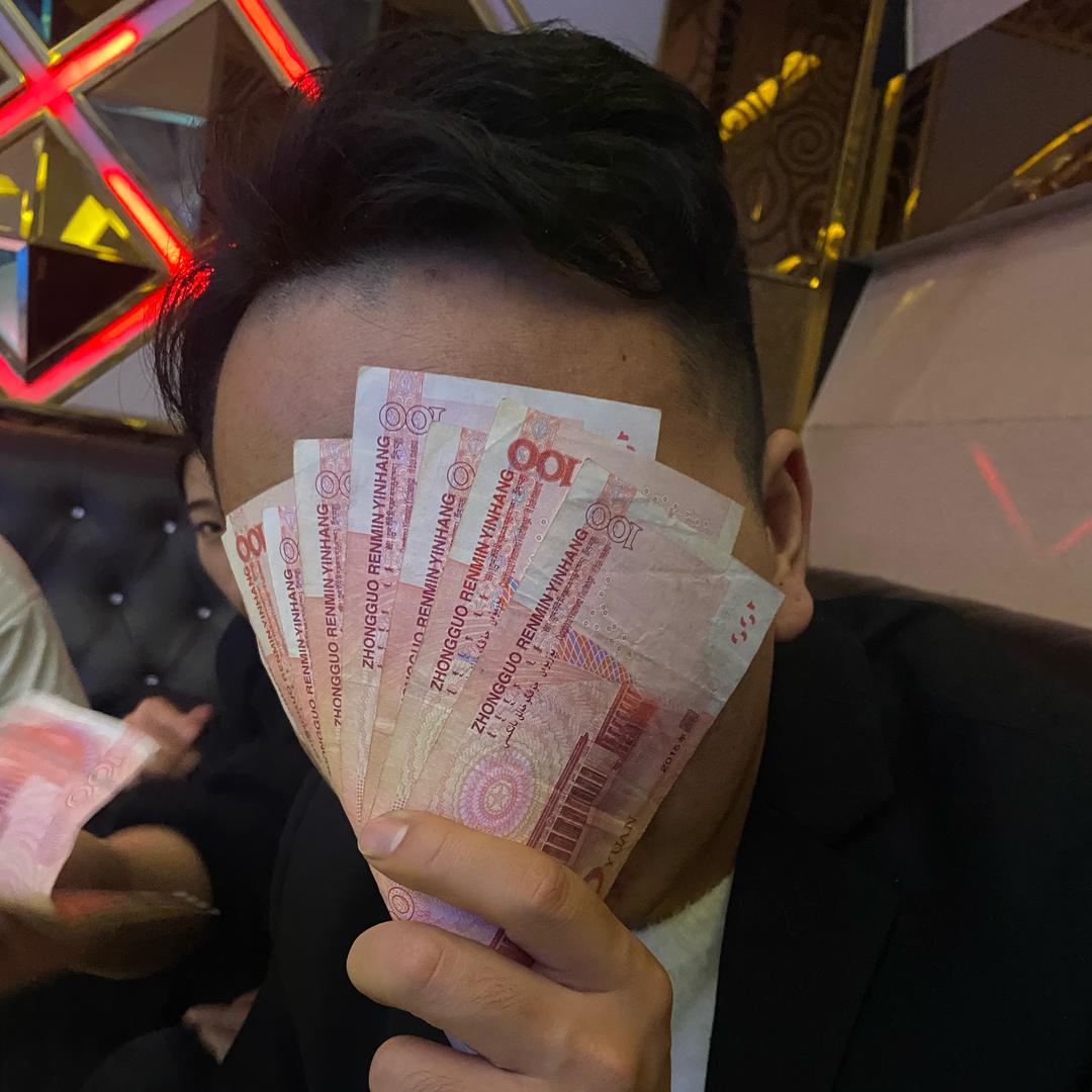 退后哥