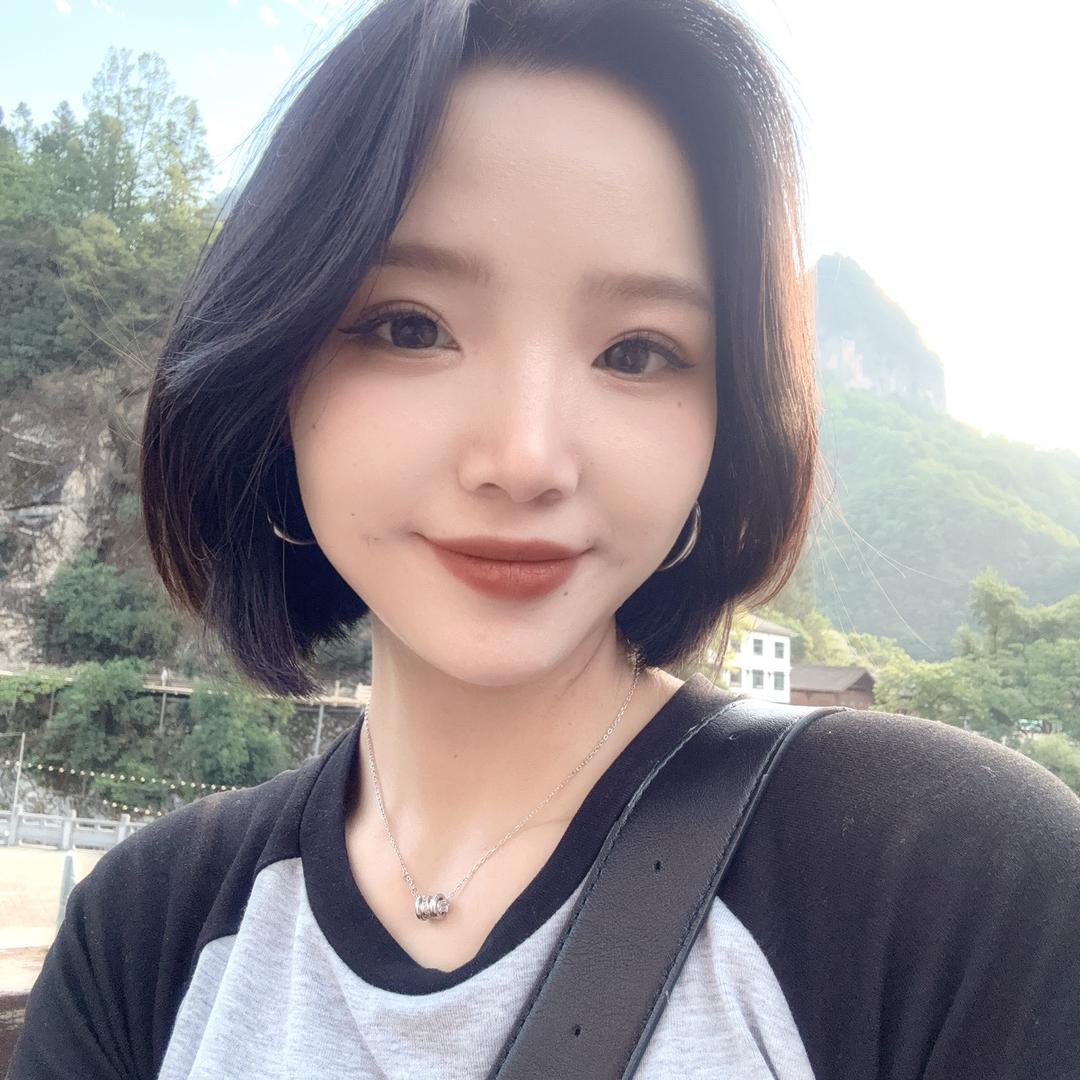化妆师依依啊