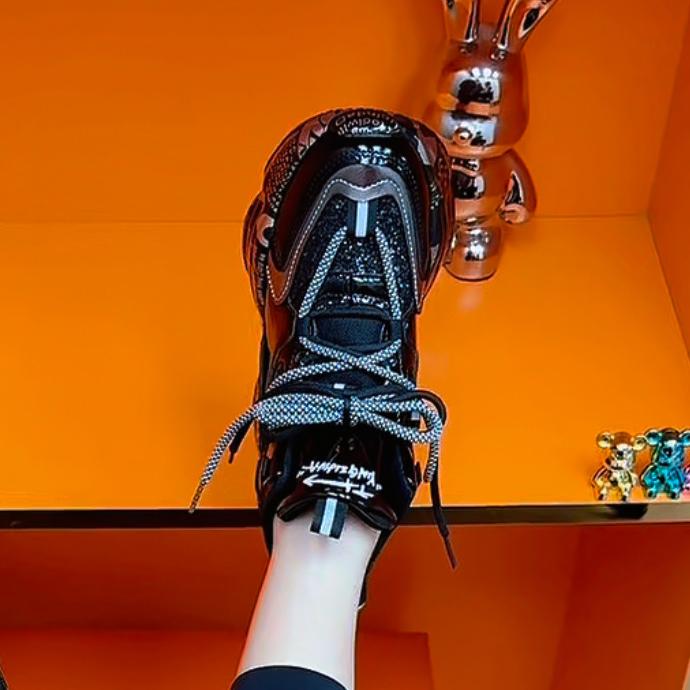 三金女鞋工厂店轻奢风