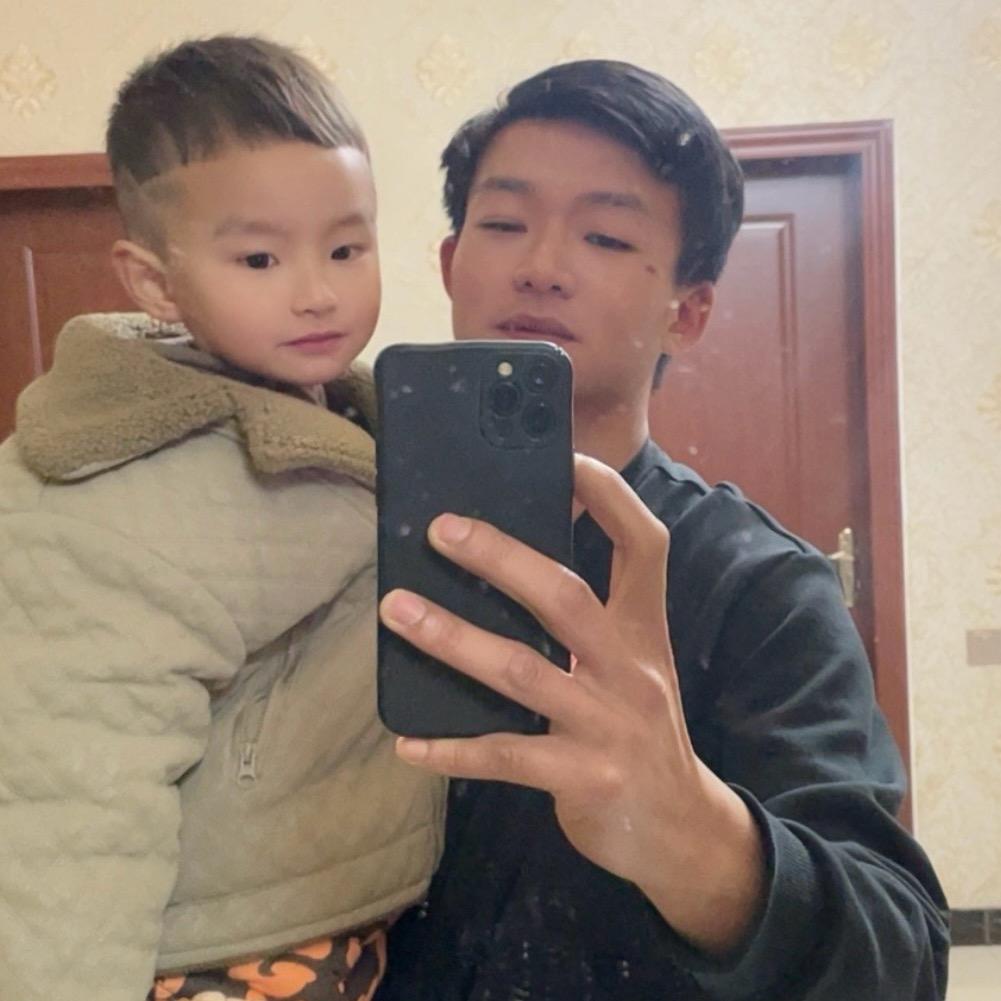 李梦想、挣钱养儿子