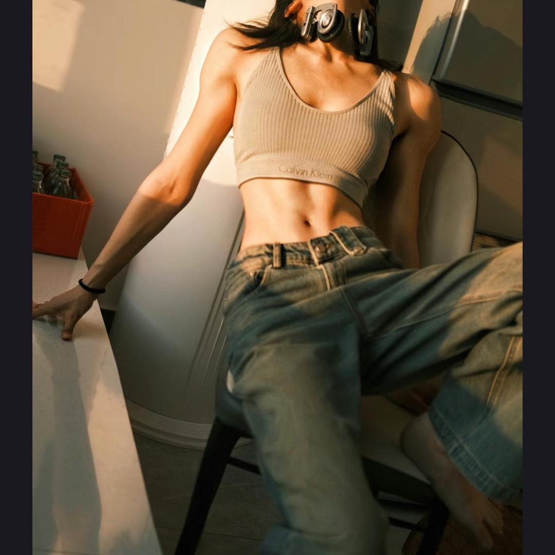 李小谝