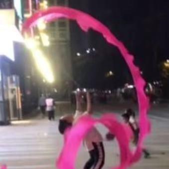 与龙共舞