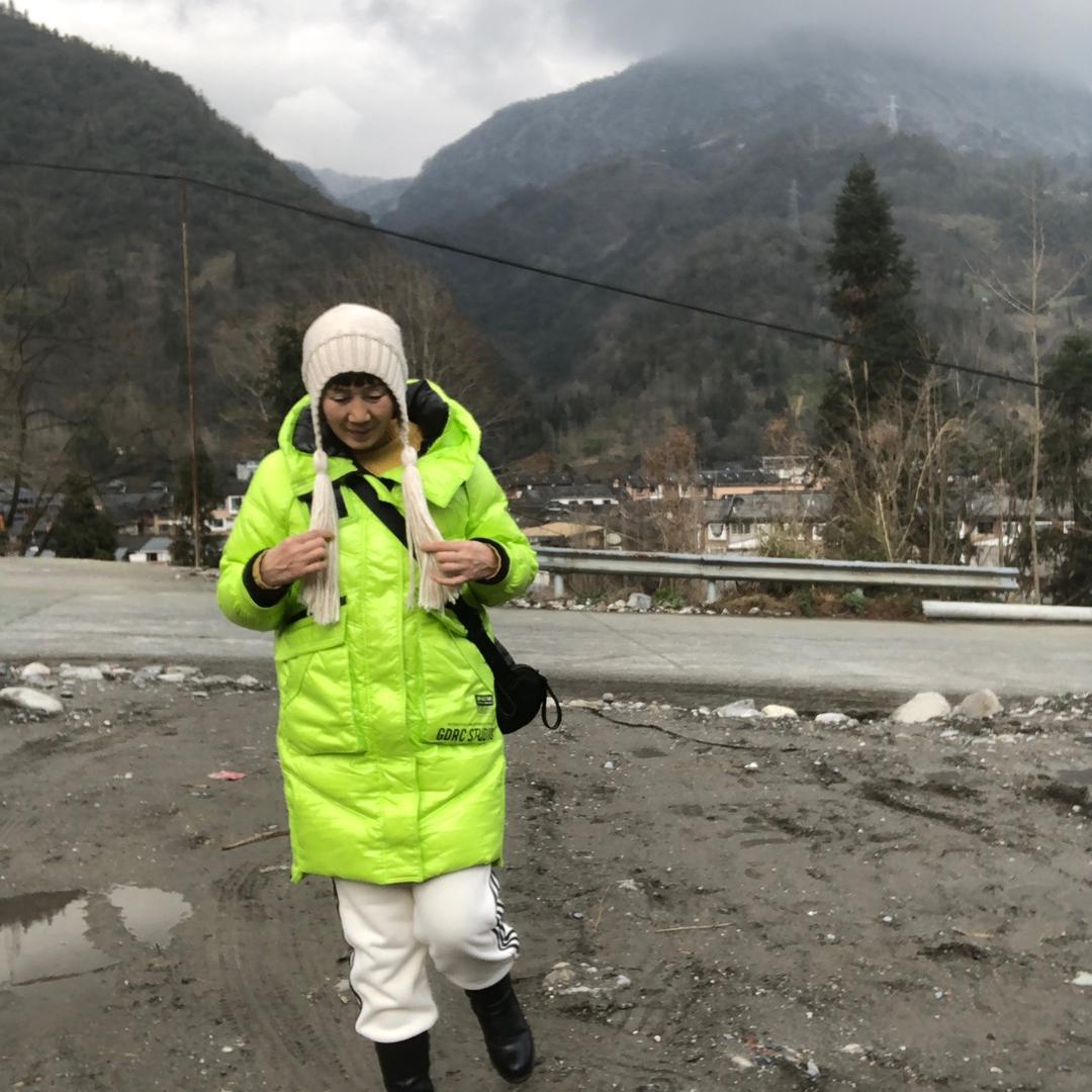 飞翔名门、超越艺玻，沙子、水泥