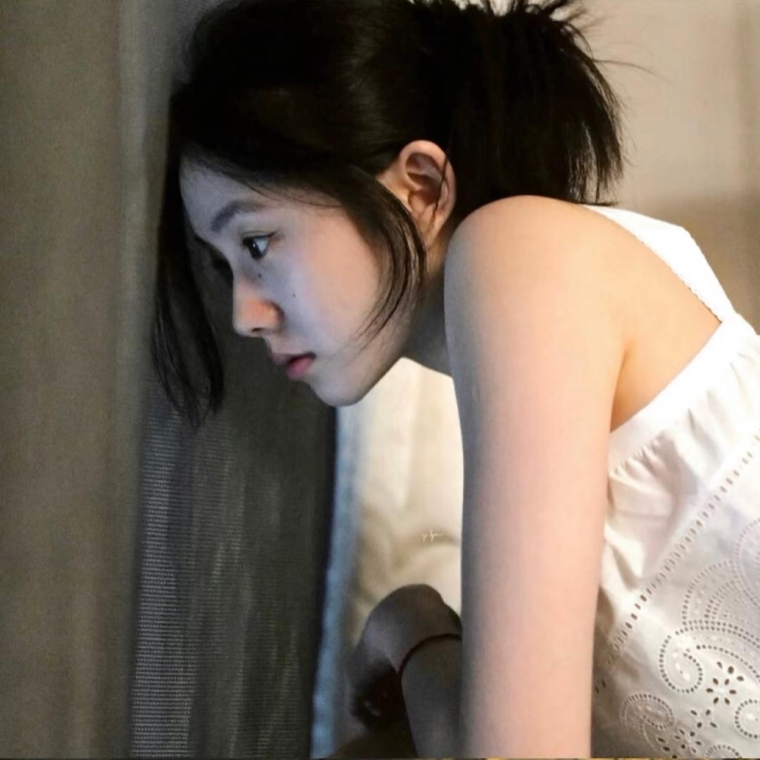 小梅子.
