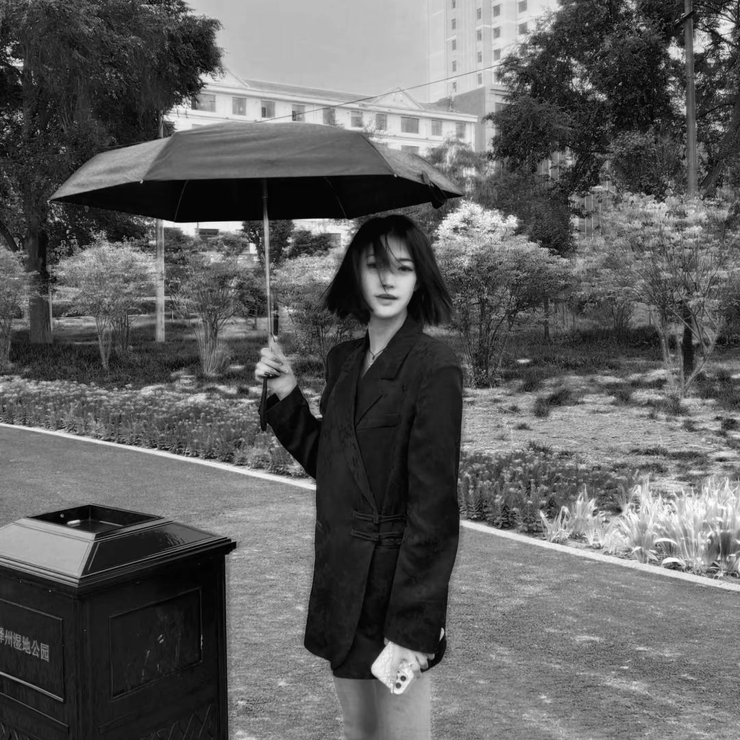 何子🖤