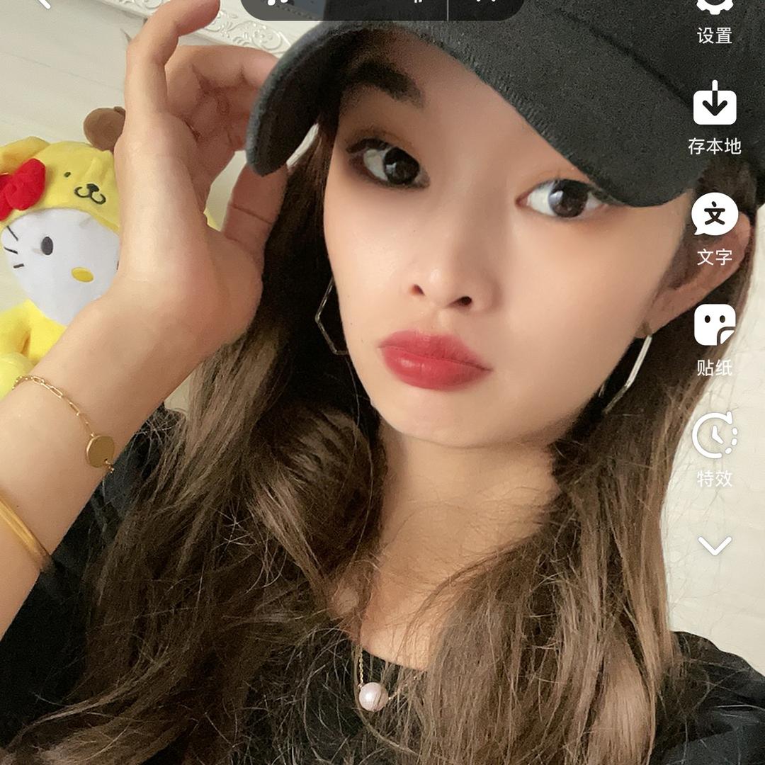 小小霞👄