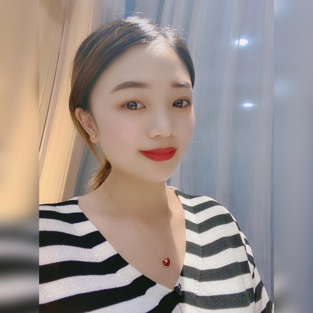 蔓蔓女装批发