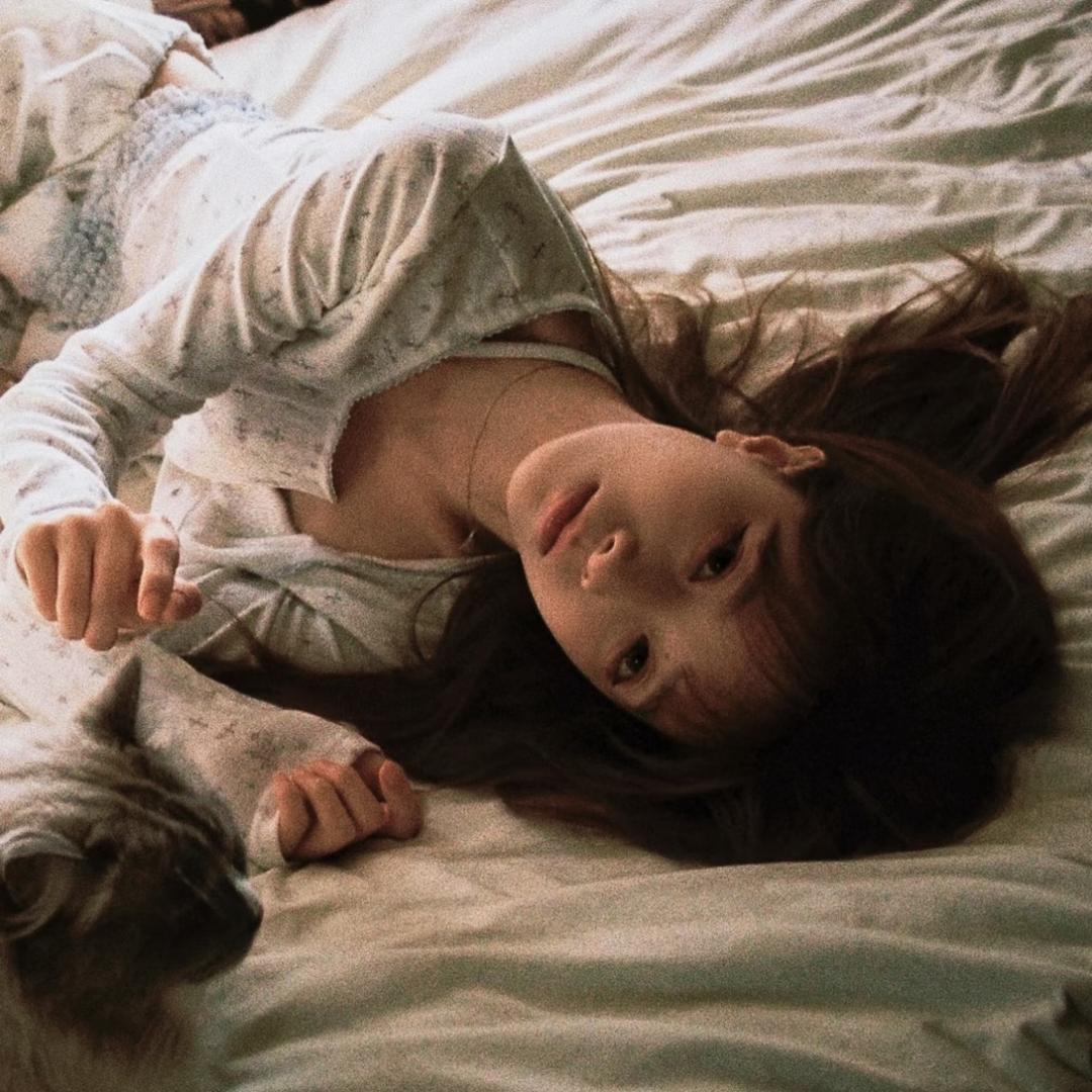 11 /•᷅•᷄\୭