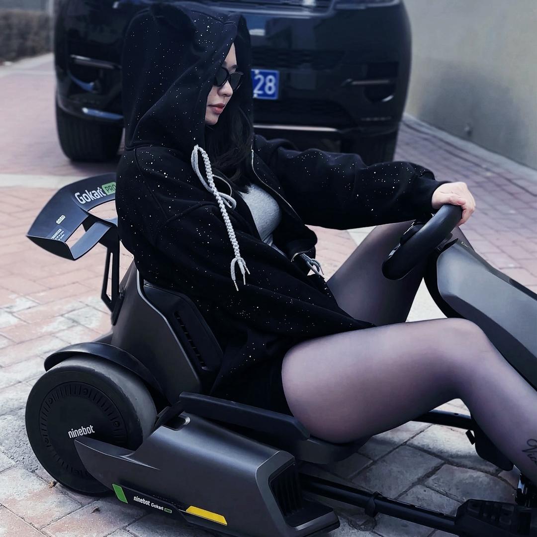李诺李诺
