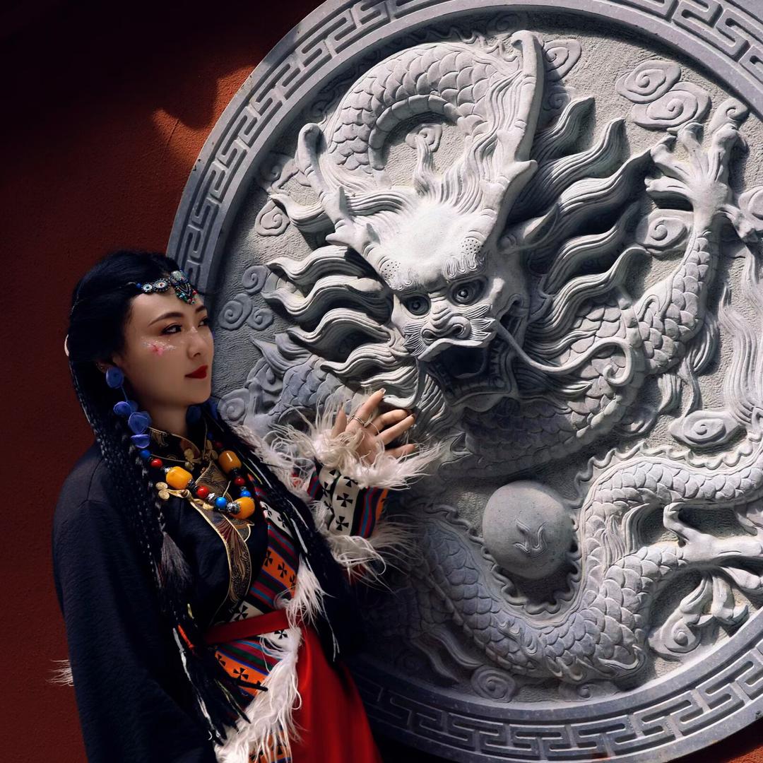 一个你摆楞不了的女人