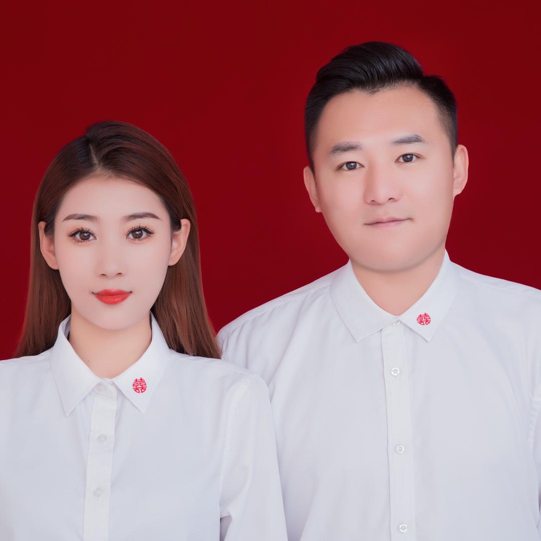 苗苗和小孟一家人