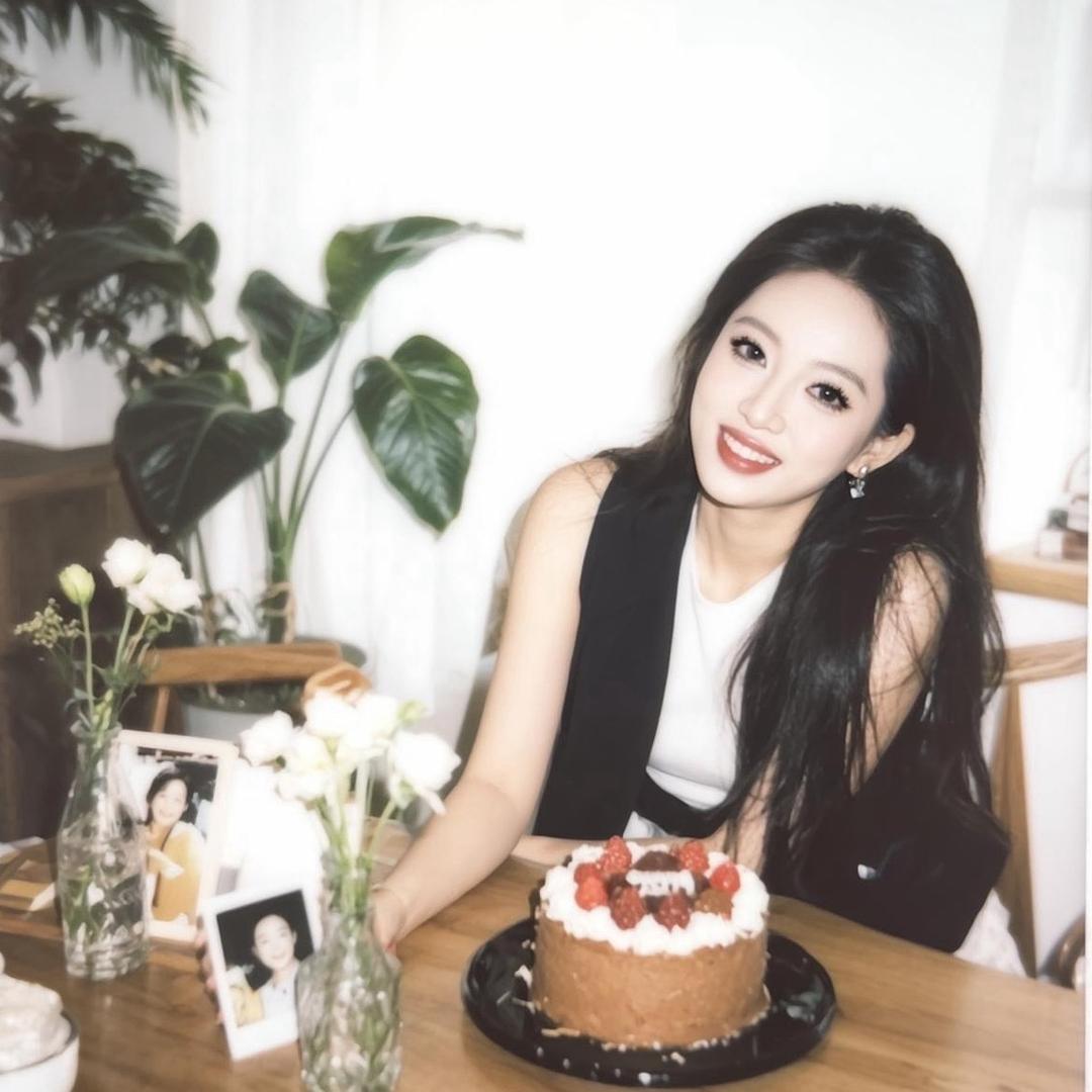 脾气很冲 容易感动.