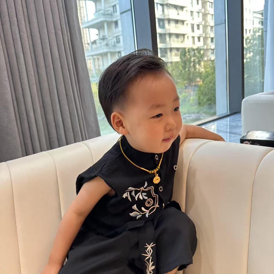 雨中漫步请叫我朱女士我很幸福啊