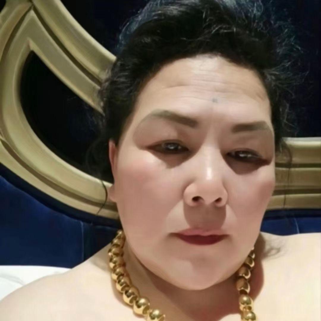 她