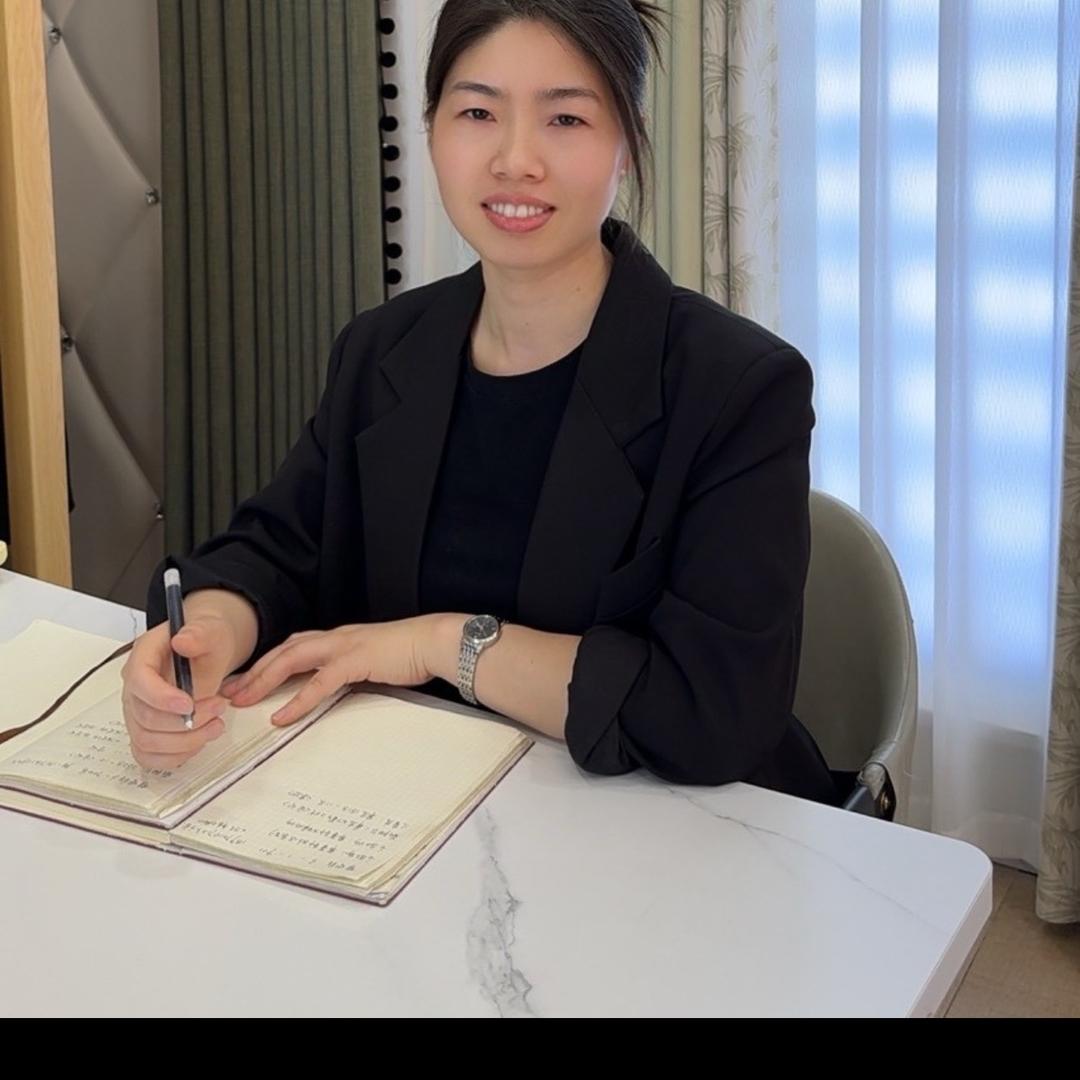 公安美居窗帘张甜