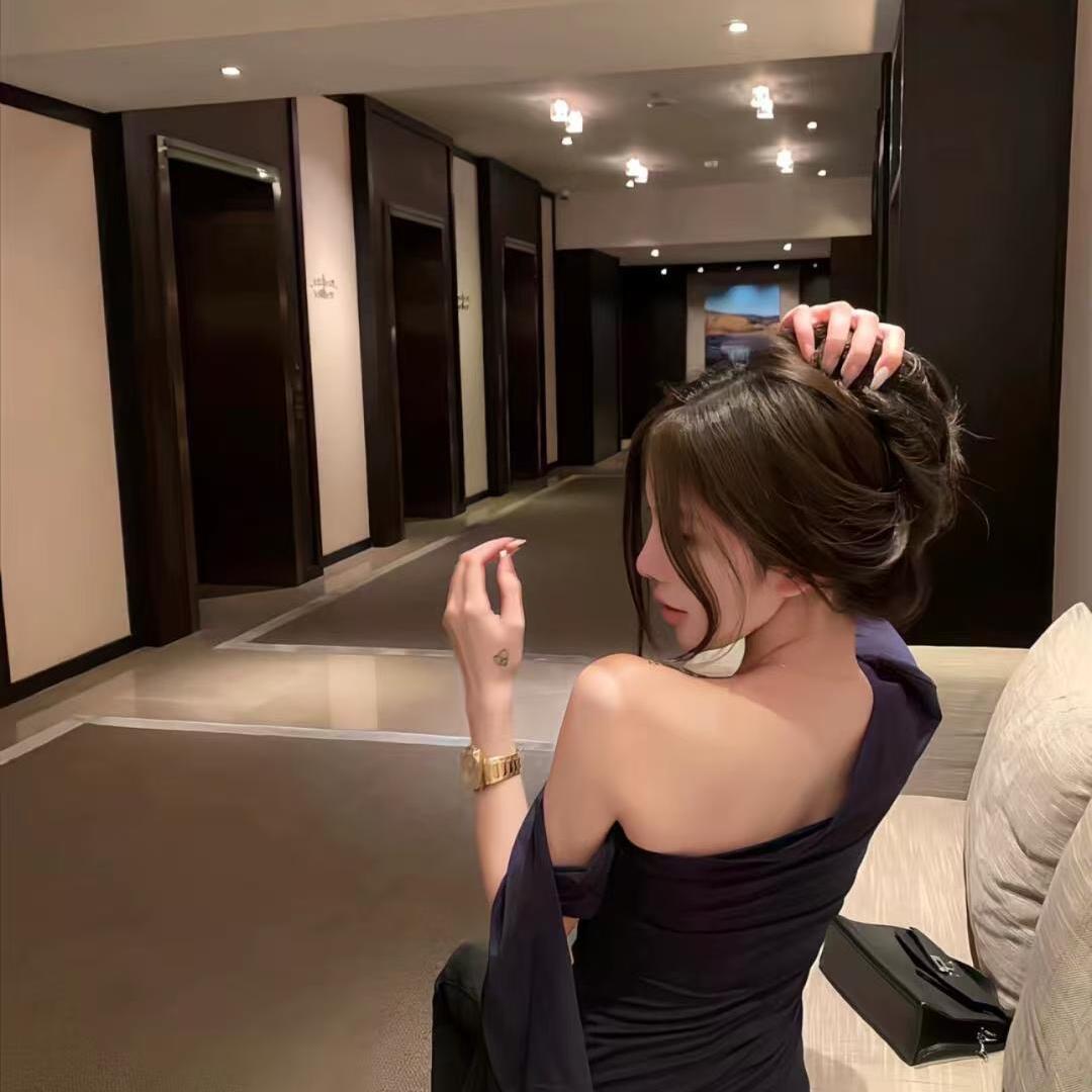 不吃泡芙、华冉